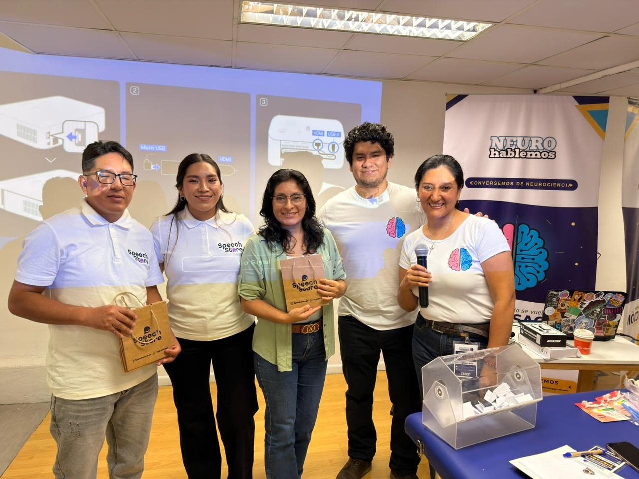 Entrega de premio del sorteo SpeechStore